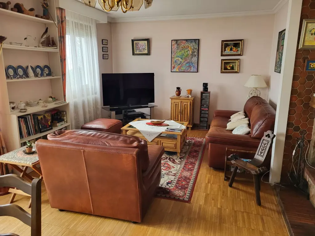 Elutuba - 1960s House with Garden in Thoiry