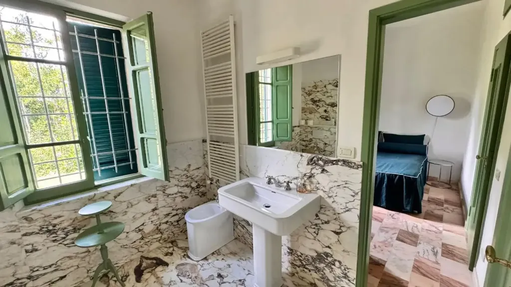 Salles de bain - Villa with Garden in Poveromo, Massa