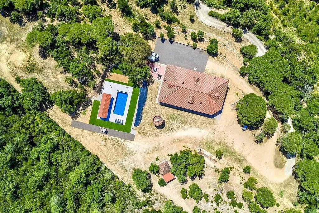 Õhuvaade - Chalet with Pool in Afueras