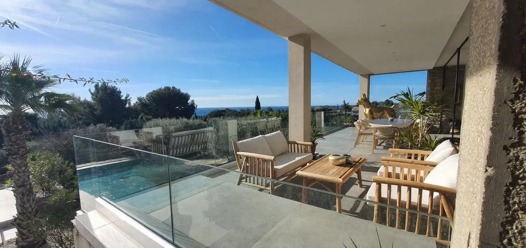 Terrasse - Villa avec Vue Mer et Piscine à La Ciotat