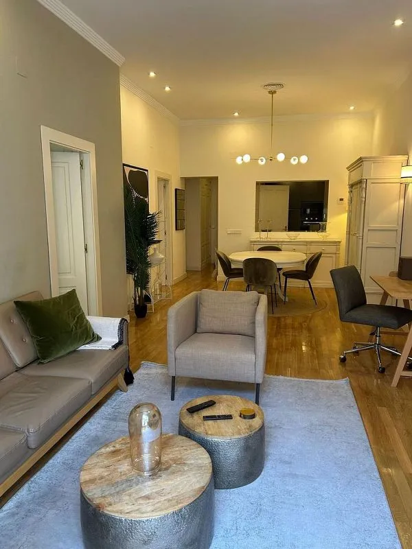 Séjour - Furnished Flat with Balcony in Cortes - Huertas