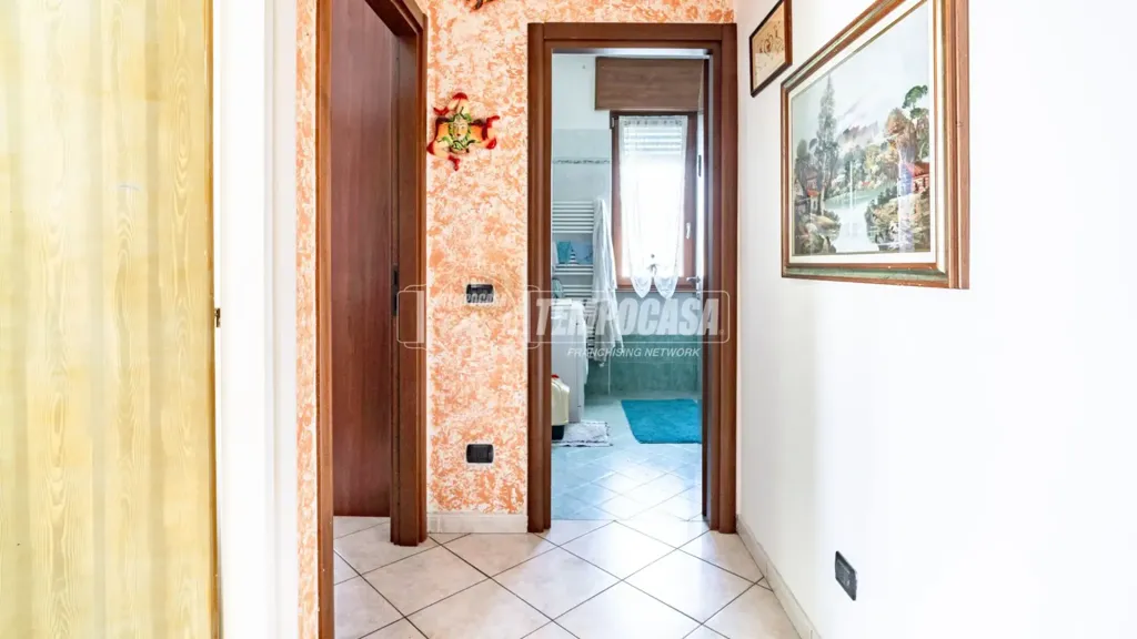hallway_entrance