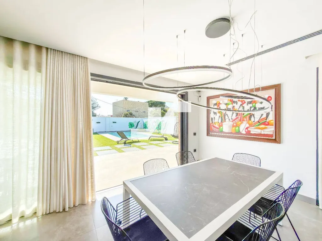 Salle à manger - Contemporary Chalet with Private Pool in Madrigal