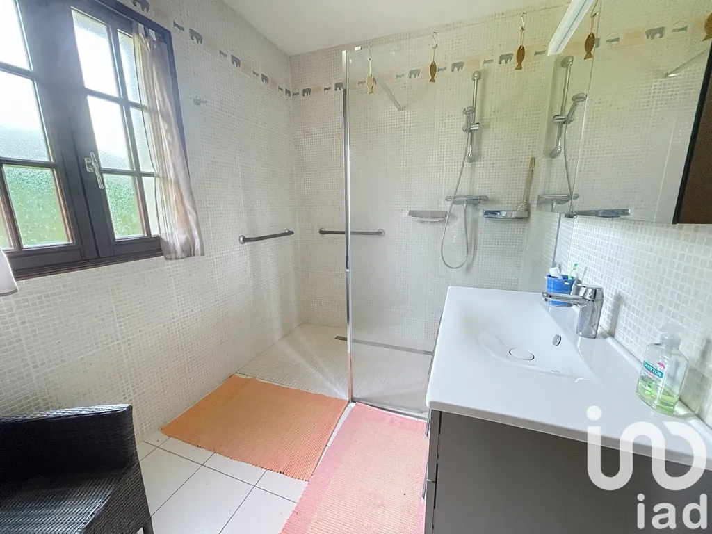 Vannitoad - House with Commercial Space in Berchères-sur-Vesgre