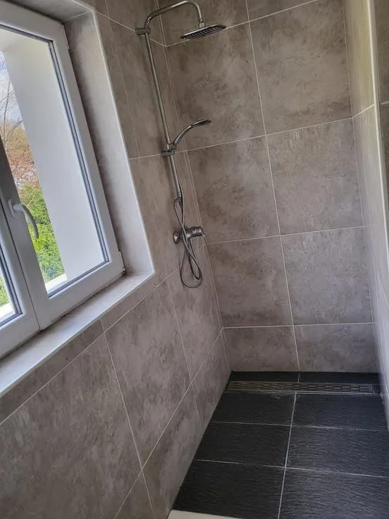 Bathrooms - 2-Bedroom Flat with Garden in Nivelles