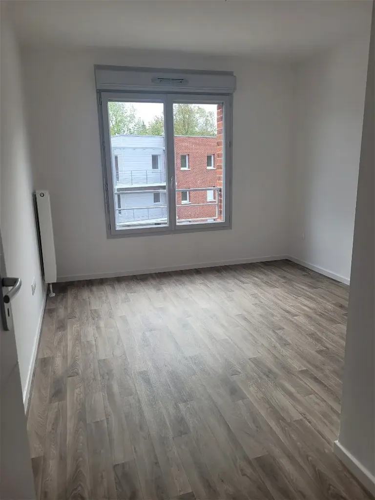 Toad - Secure 2-Bed Flat with Balcony in Valenciennes