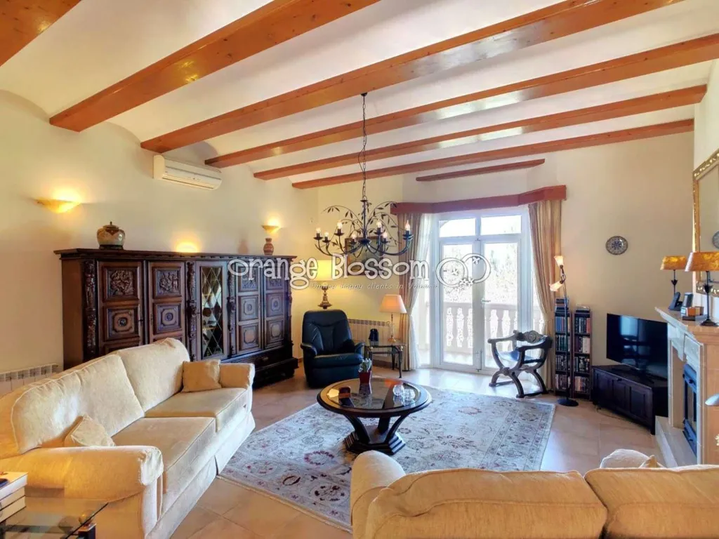 Elutuba - Detached Villa with Sea Views in Ador