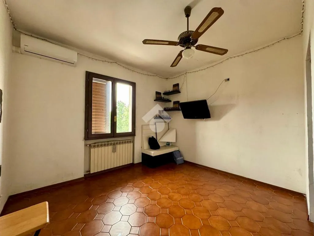 Chambres - 4-Room Apartment with Terrace in Quarrata