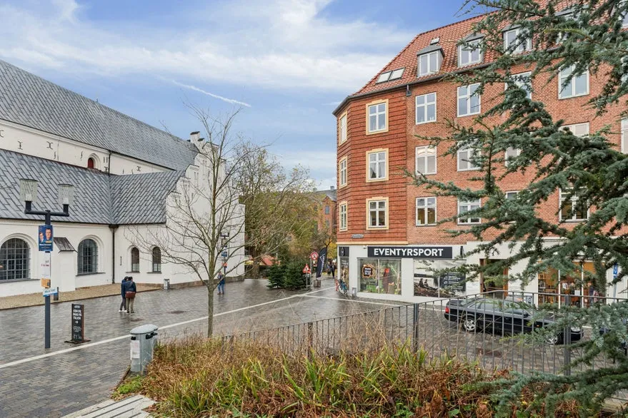 Commercial Unit with High Footfall in Aalborg