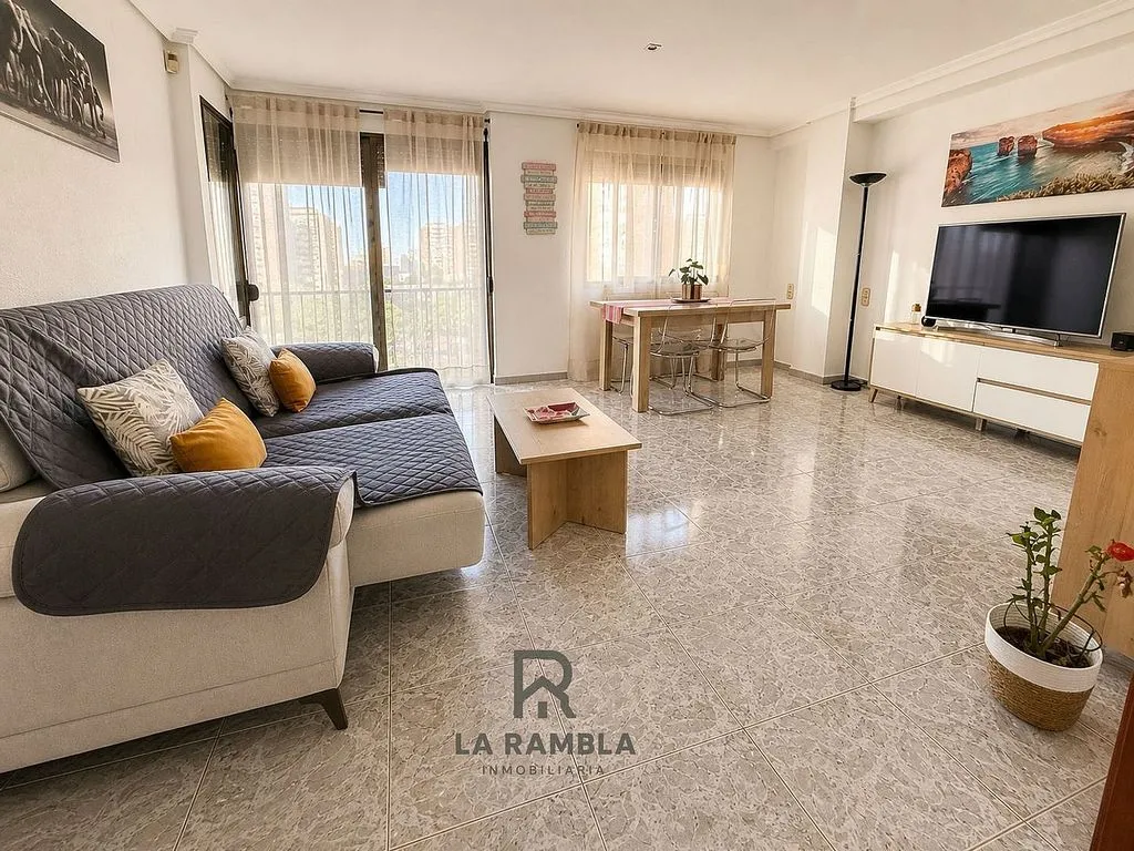 Soggiorno - Apartment with Balcony in Malilla