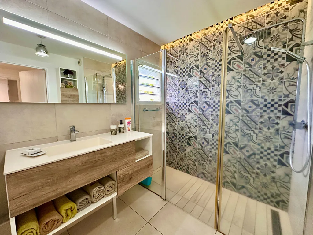 Salles de bain - T2 Meublé avec Parking à L'Hermitage les Bains
