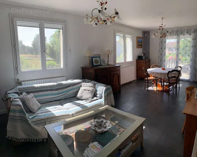 Elutuba - Charming House with Garden on Heights