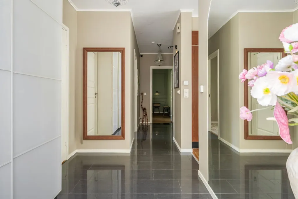 Esik - 3-Bedroom Flat with Terrace in Mariekäll
