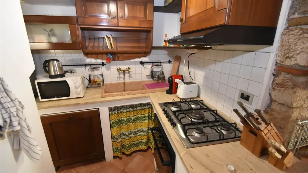 Köök - Tuscan-Style Apartment in Historic Centre, Rosignano Marittimo
