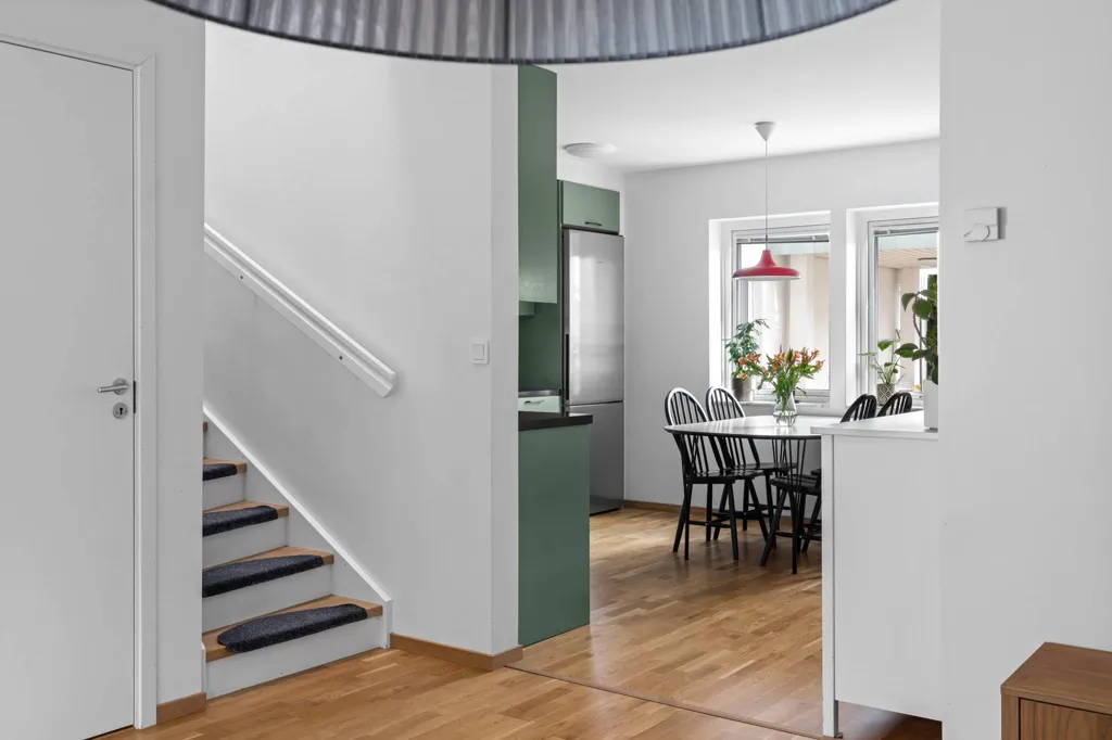 Söögituba - Modern Flat with House-Style Feel in Central Älta