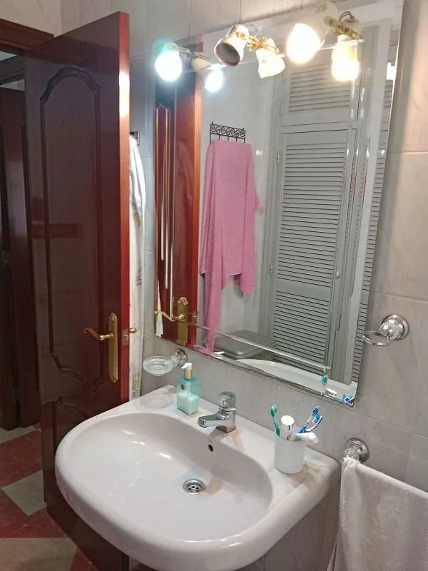 Salles de bain - Apartment with Terrace in Isla Chica