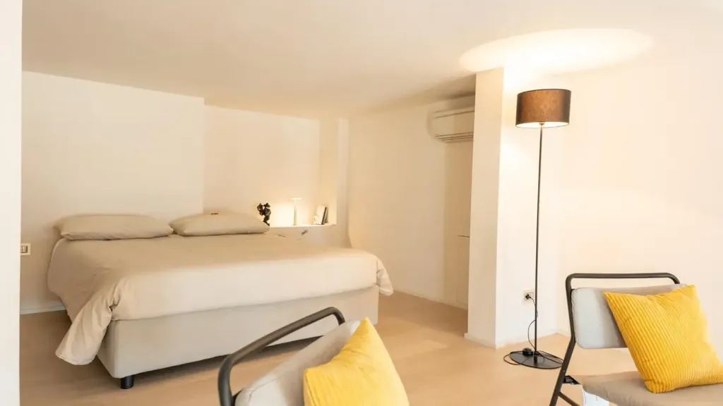Bedrooms - Seafront Apartment with Balcony in Viareggio