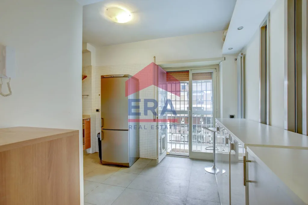 Cuisine - Luxury Apartment with Balcony in Rome