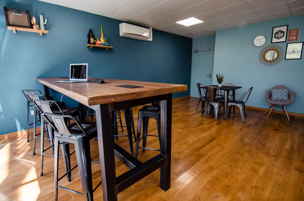 Bureau - Studio Meublé avec Parking à Aix-en-Provence