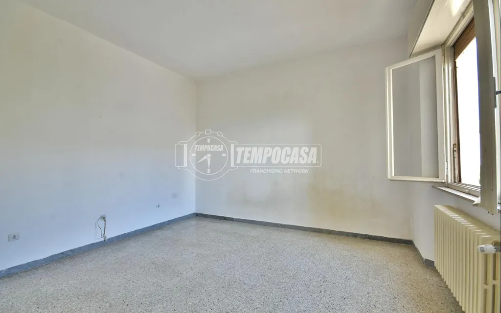 Spacious Apartment with Balconies in Osimo