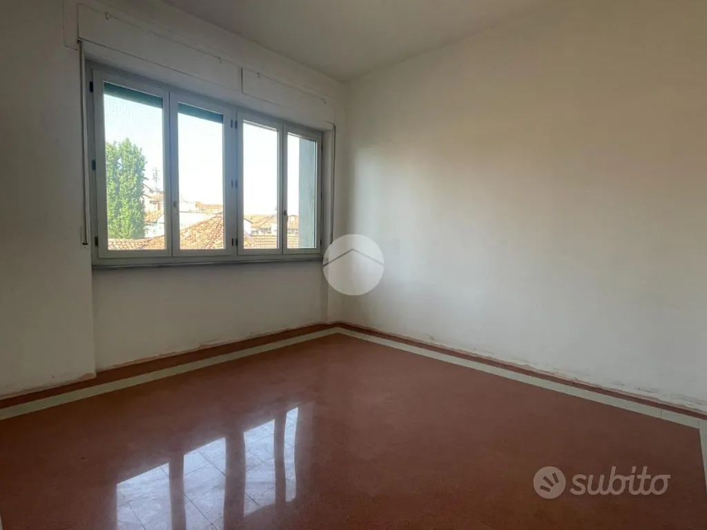 Stanze - Triplex with Balcony in Asti's Historic Centre