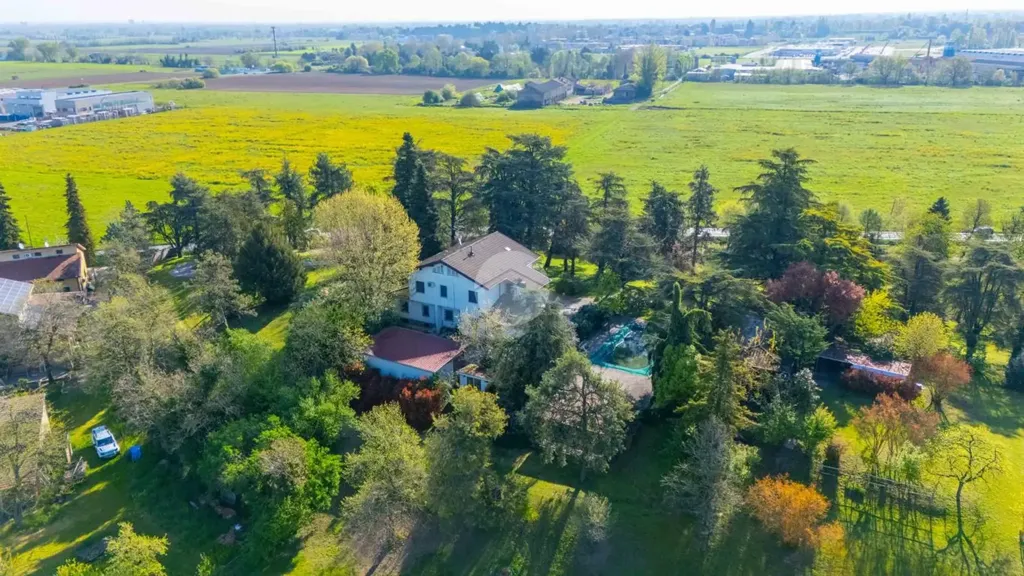 Õhuvaade - Villa with Pool near Parma
