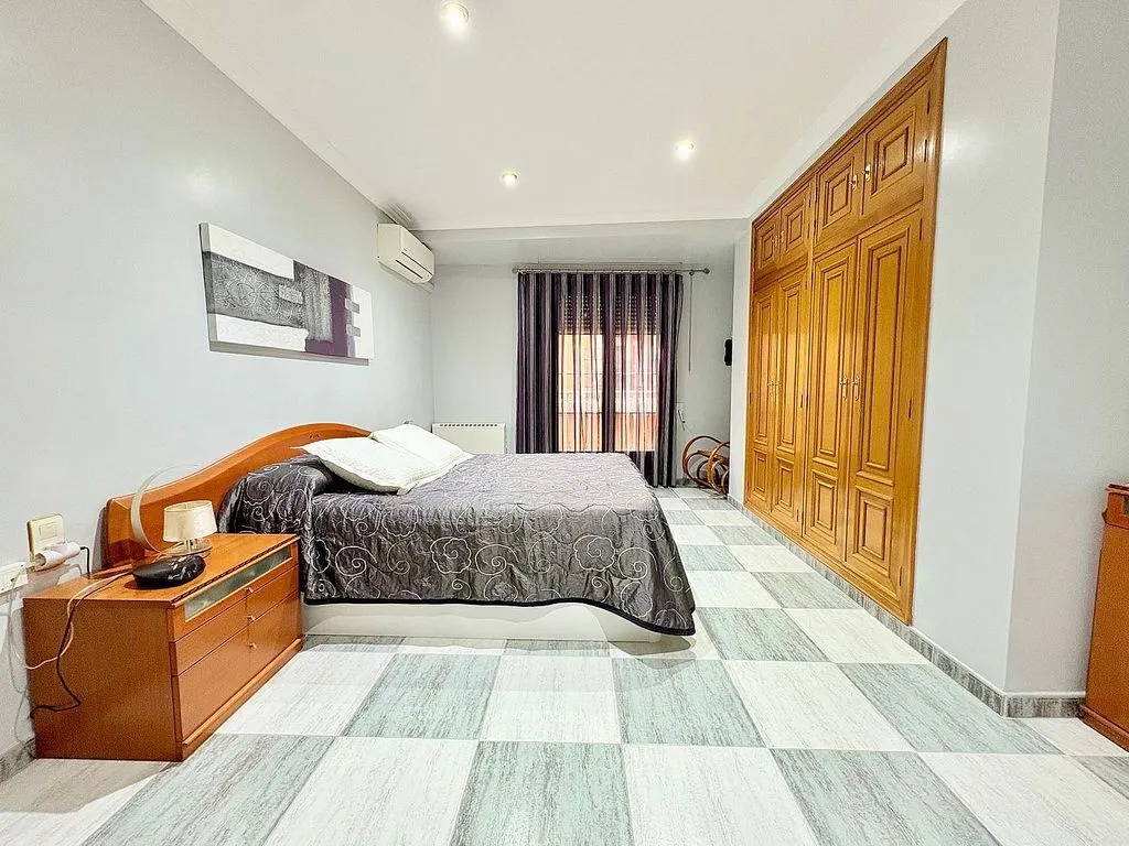 Bedrooms - Two-Storey House with Balcony in Benaguasil Centre