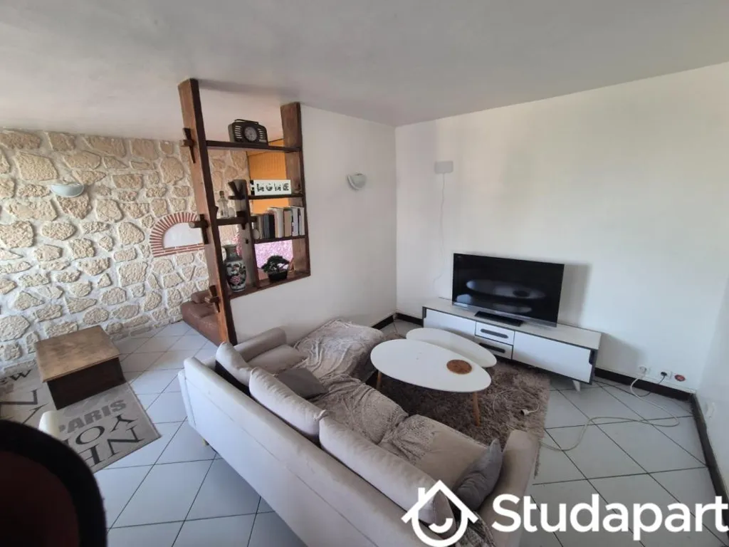 Séjour - Chambre en Colocation avec Terrasse à la Peupleraie