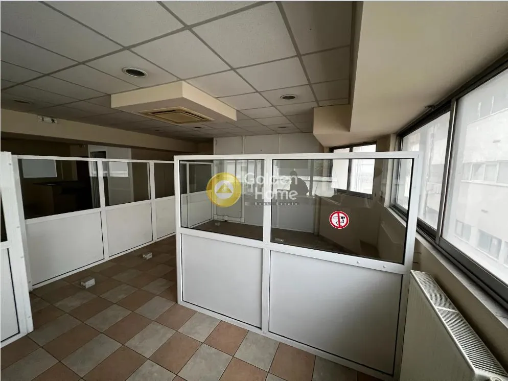 Kabinet - Office Space with Terrace in Piraeus Centre