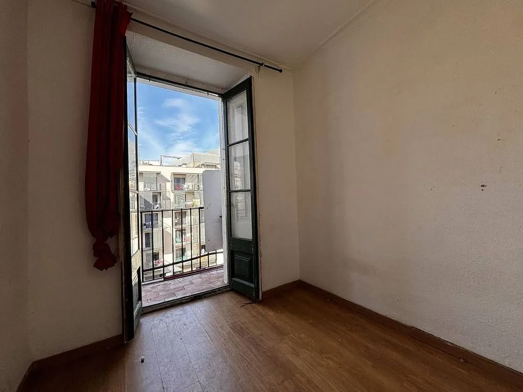 Pièces - Historic Apartment with Terrace in El Raval