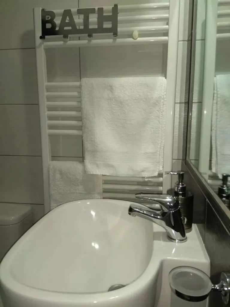 Bathrooms - Renovated Flat with Balcony in Exarchia, Athens
