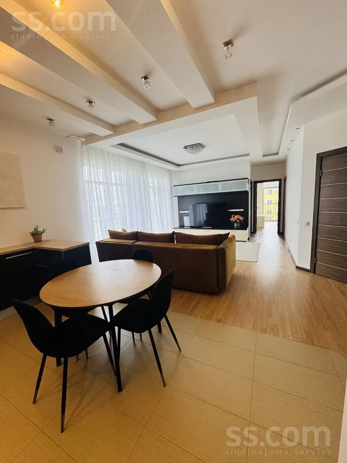 Salle à manger - 3-Bedroom Apartment with Terrace in Mārupe