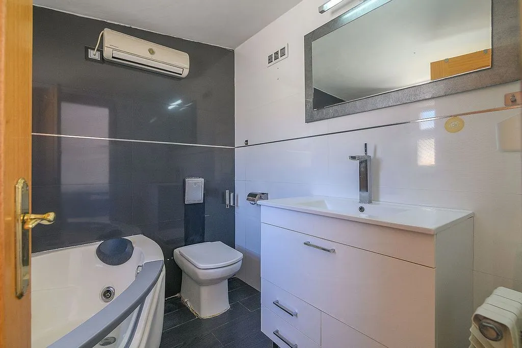 Salles de bain - Chalet with Pool and Terrace in Bellamar