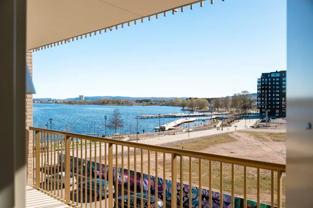 Rõdu - Modern 2-Bedroom Flat with Balcony in City Centre