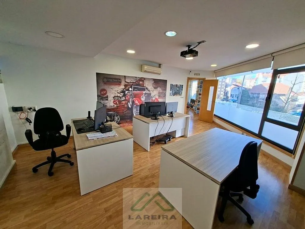 Bureau - Converted Office with West View in Calvario