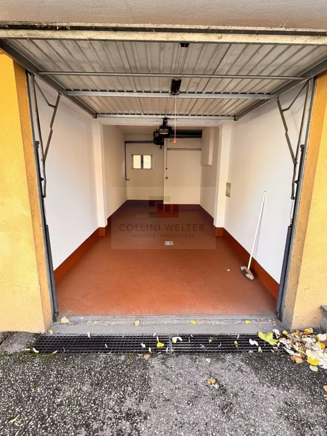 Garage - Appartement avec Vue Dégagée et Garage à Esch-sur-Alzette