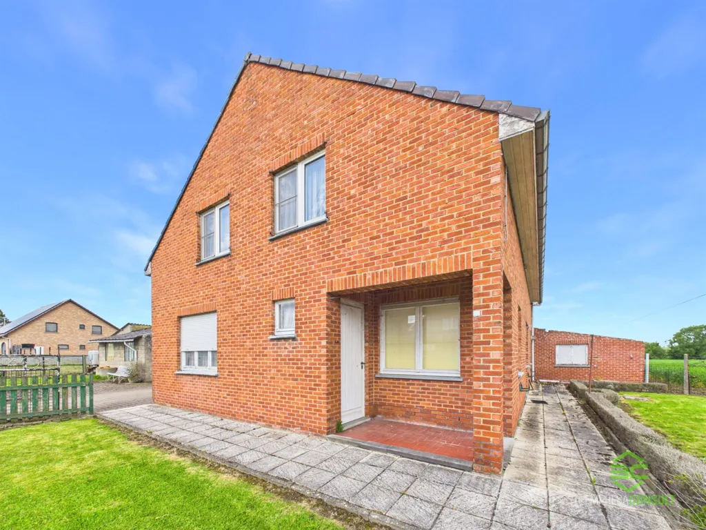 Exterior - Renovatable House with Large Plot in Sint-Truiden