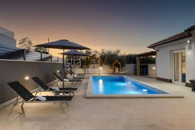 Piscina - Modern Bungalow with Pool in Ližnjan