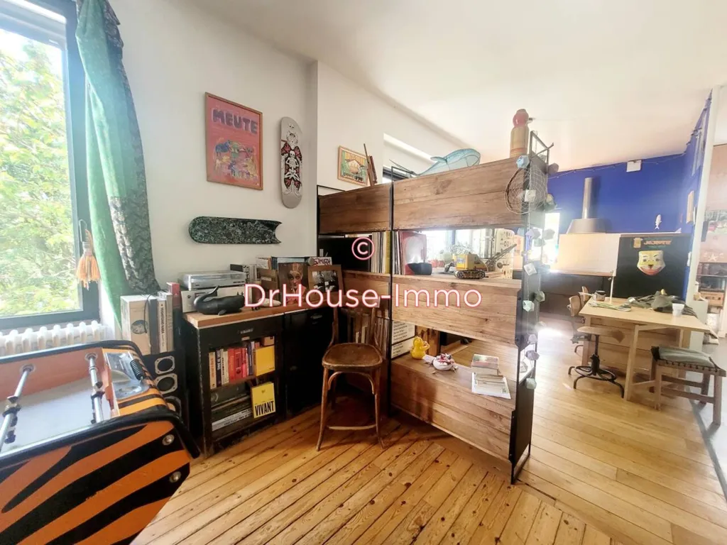 Living Room - Charming 5-Piece House in Nantes