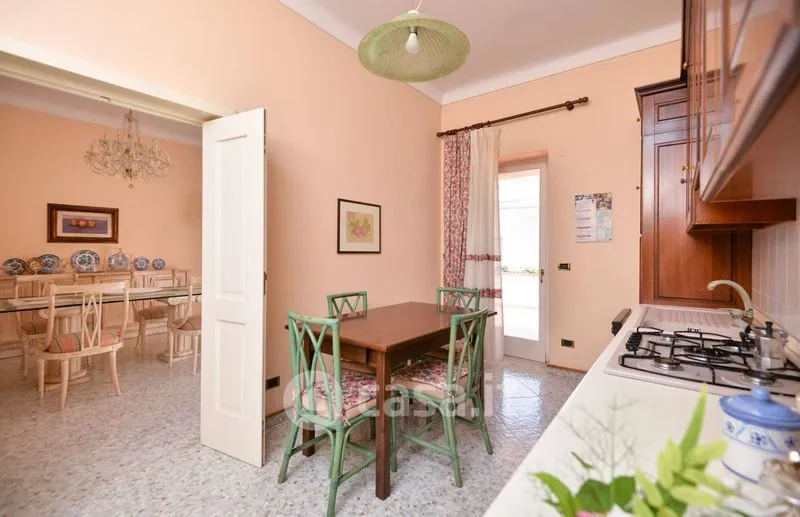 Sala da pranzo - Modern Villa with Garden in Torricella