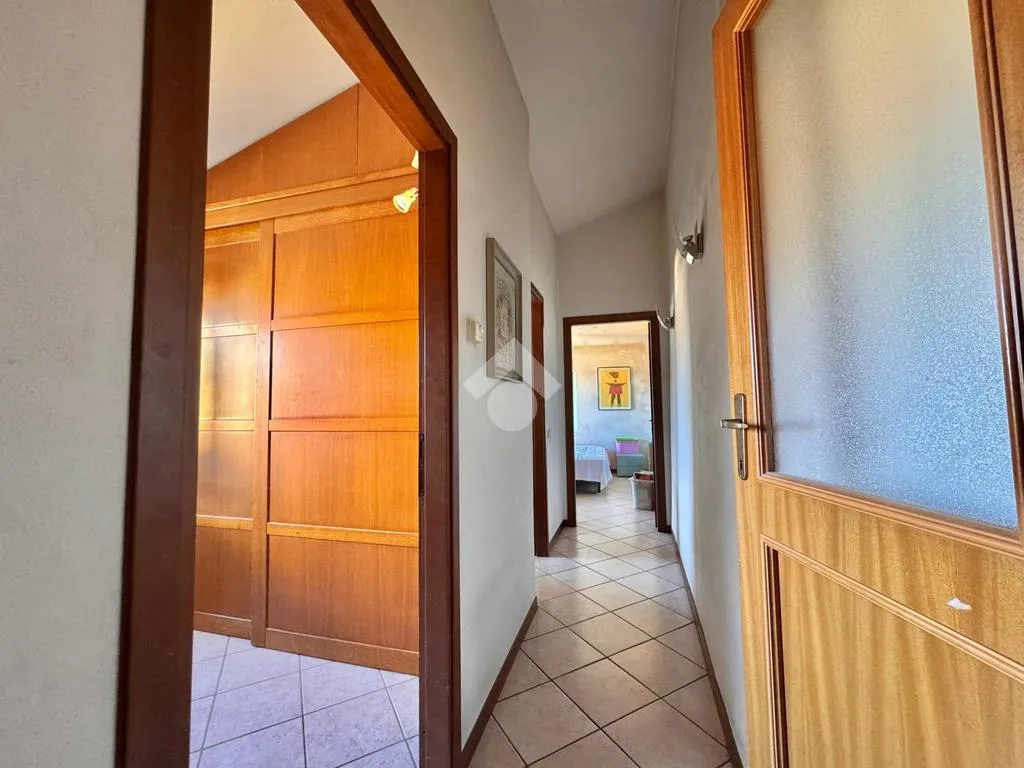 Esik - Apartment with Balcony in Carmignano