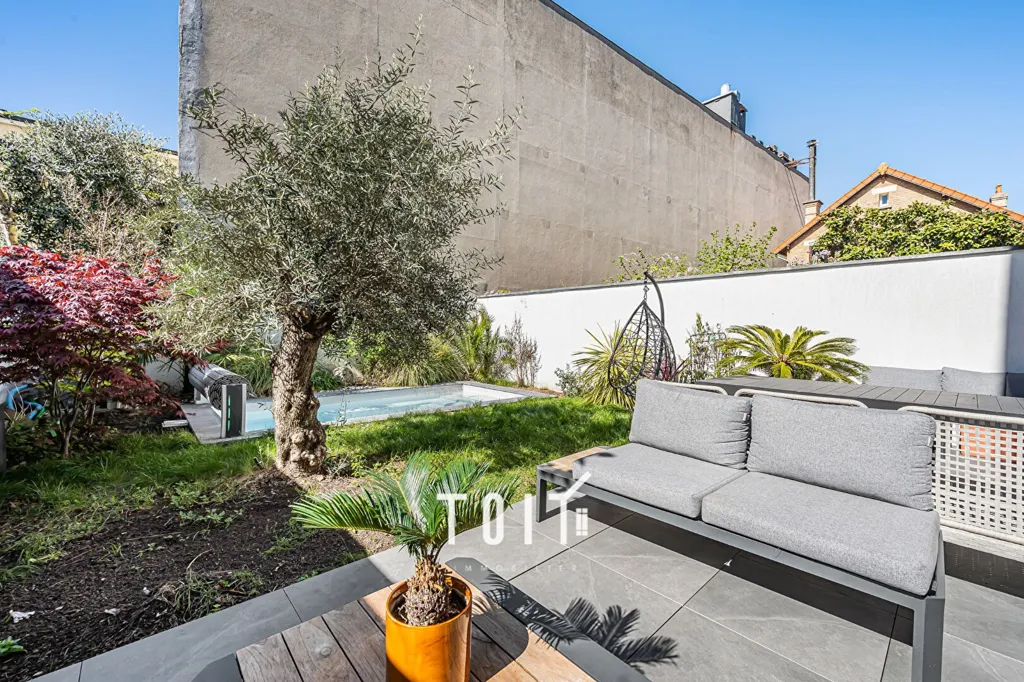 Terrazza - Contemporary House with Rooftop in Malakoff