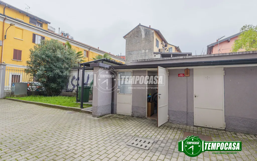 Jardin - Rear-Facing Trilocale with Balcony in Milan