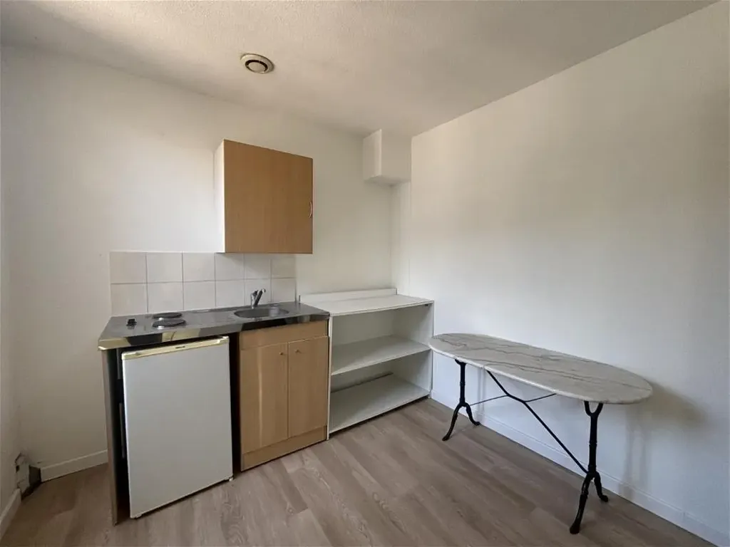 Köök - Studio with Centre Proximity in Valence
