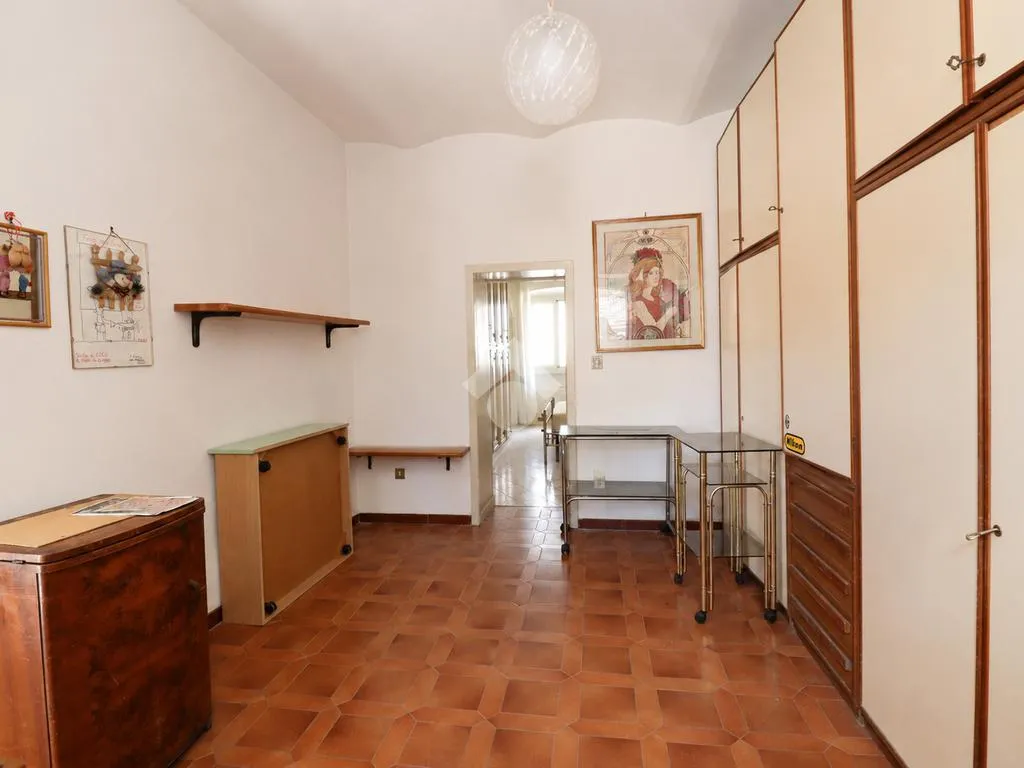 Kabinet - Ground Floor Apartment with Private Garden in Terni