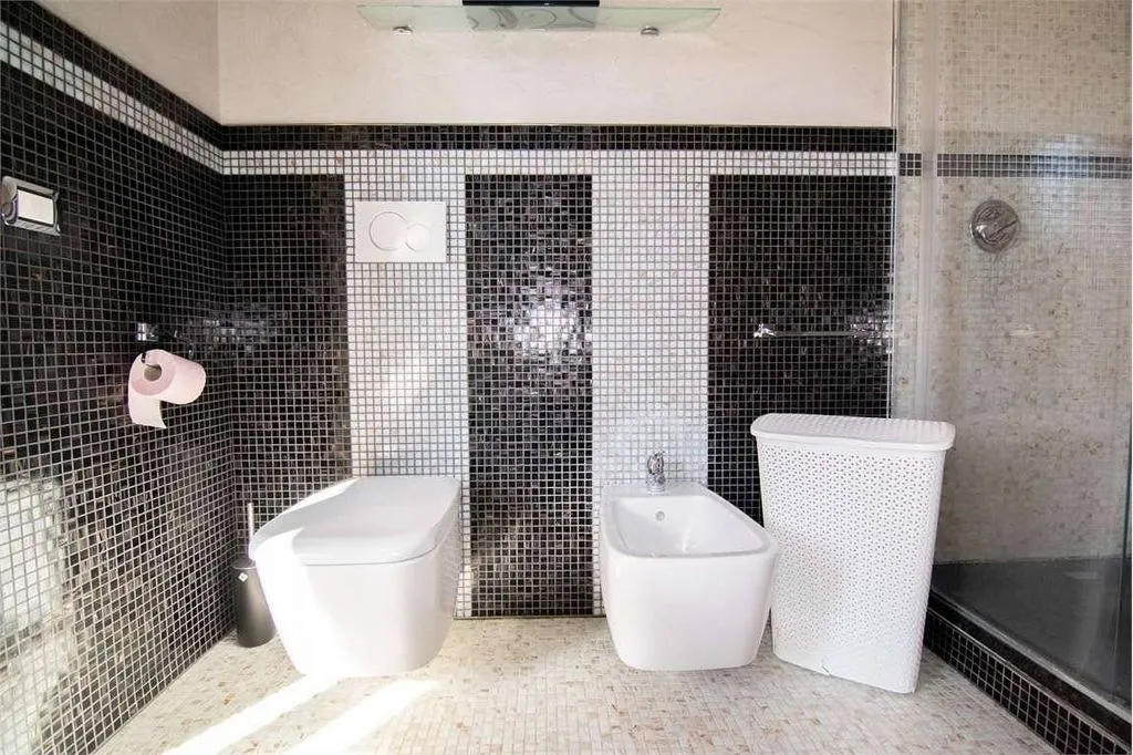 Bathrooms - Luxury Villa with Private Garden in Boltiere