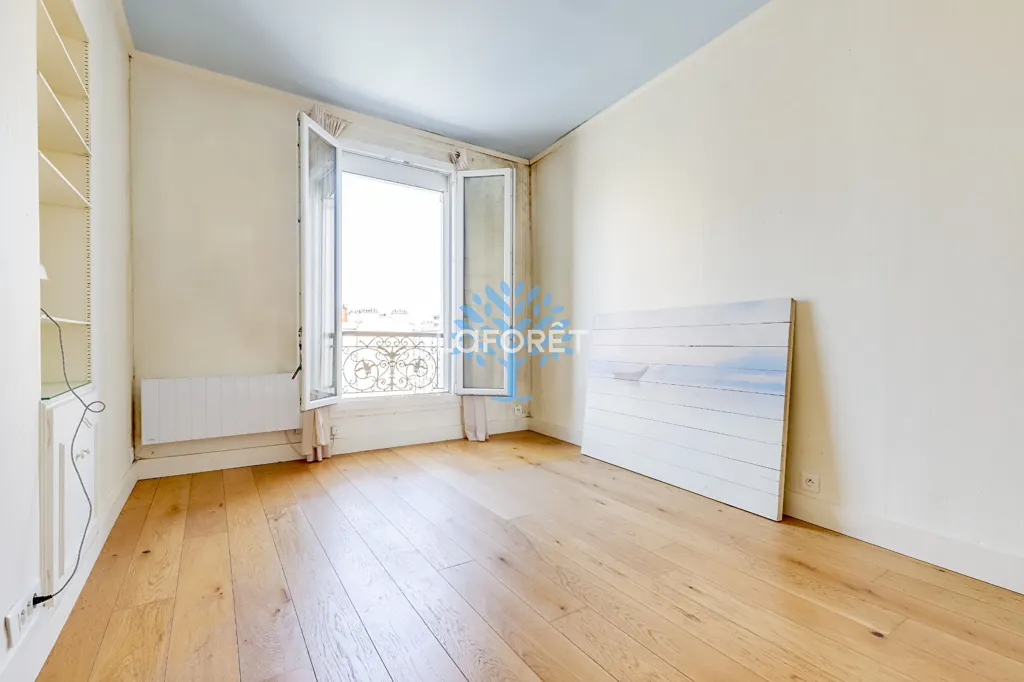 Toad - 2-Bedroom Paris Flat with Balcony
