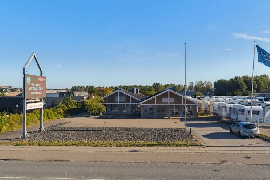 Extérieur - Retail Space with Open Storage in Randers