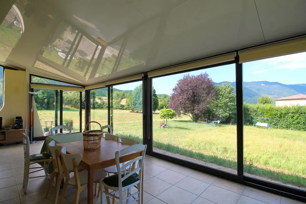 Terrasse - Villa de Plain-pied avec Vue Montagne à Montbrun-les-Bains
