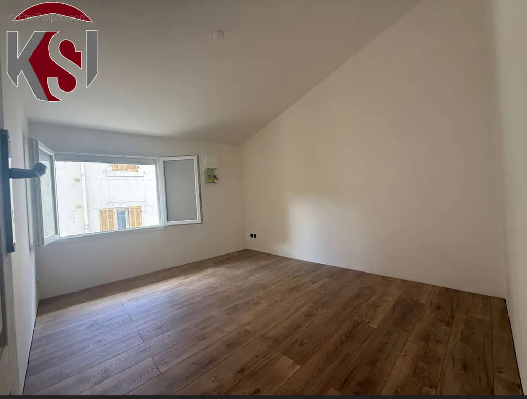 Toad - New Duplex Apartment in Rians